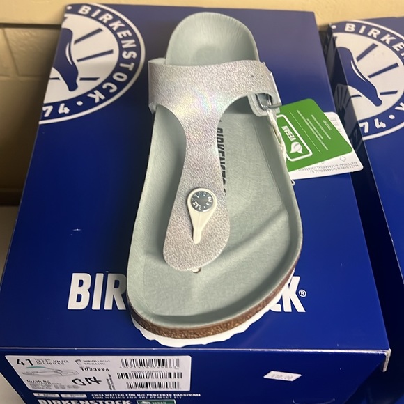 Birkenstock Gizeh BS Color: Iridescent Matcha normal/regular fit.  Vegan - Picture 4 of 6